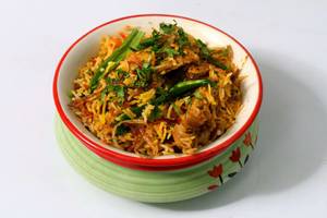 Hyderabadi Chicken Dum Biryani With Raita