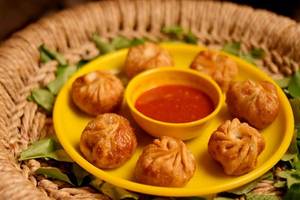 Veg Fried Momos (8 Pcs)