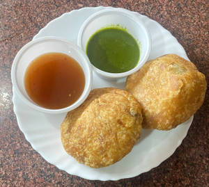 Onion Kachori (1 Pc)