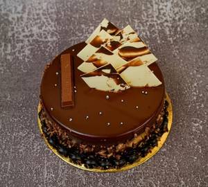 Kitkat Cake