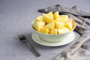 Pineapple Fruit  Bowl (300 Gms -325 Gms )