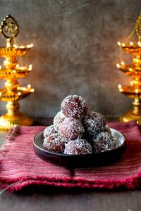 Dry Gulab Jamun 