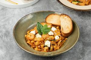 Prawn Fettuccini Arrbiata With Burrata & Basil Oil Pasta