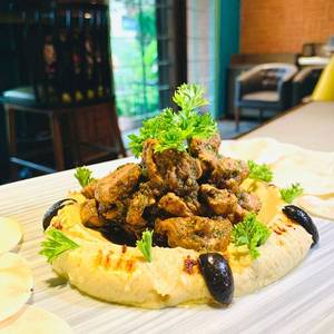 Hummus With Spiced Chicken