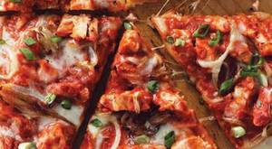 B B Q Chi Pizza [ San Marzano Tomato Sauce, Basil, Herbs, B B Q American Sauce,onion,bellpepper]