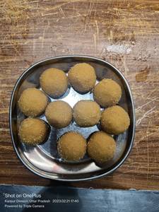 Besan ka ladoo