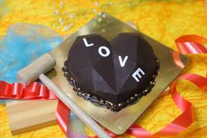 Heart Shape Pinata Cake With Hammer
