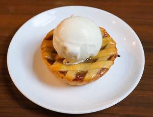 Apple Pie With Vanilla Ice Cream