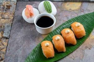 Salmon Nigiri (4 Pcs)