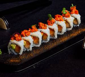 Spicy Salmon Sushi Roll