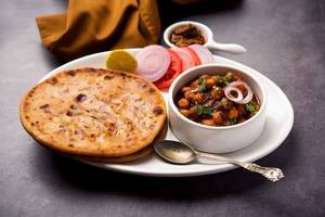 Mooli Paratha(2Pcs) + Chole + Raita +Aachar