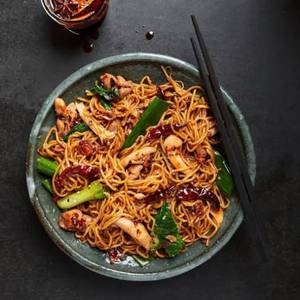 Schezwan Chicken Noodles