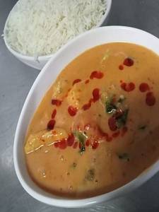 Thai Red Curry With Steam Rice Veg