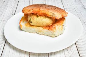 Oil Vada Pav