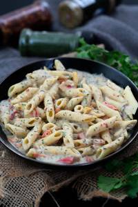 White sauce pasta
