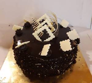 Eggless Chocolate Symphony Pastry Cake (1 Kg)                                                                          
