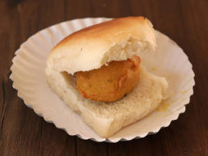 Vada pav