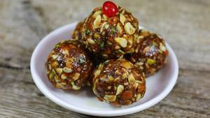 Dry Fruit Ladoo