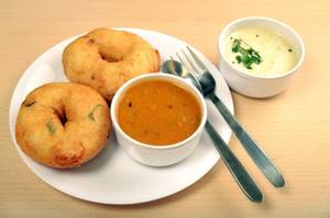 Vada Sambar (Serves 1)