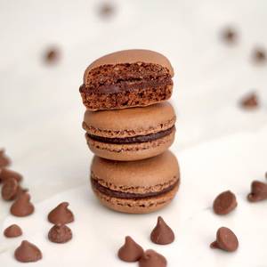 Chocolate Fudge Macaron