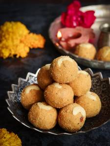 Ghee Besan Laddu (250 Gm) 