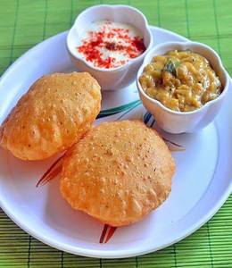 Paneer Sabzi And 4 Pcs Puri