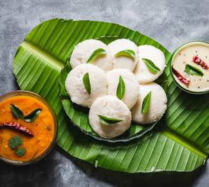 Idli ek plate