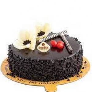 Eggless choco chips cake
