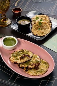 Green Thecha Cheese Baby Kulcha