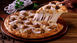 Onion & Pepper Que Chicken  Pizza