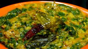 Palak  Dal Mix Khichdi + Chokha+papar+achaar