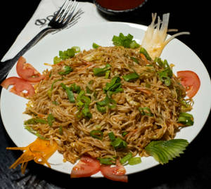 Veg Hakka Noodles