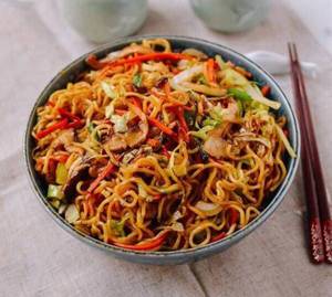 Chicken Schezwan Noodles