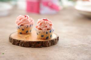 Strawberry Cupcakes (mini) 2 Pc