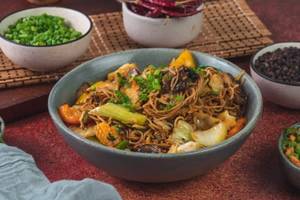 Mongolian Noodles Veg [650 Ml]