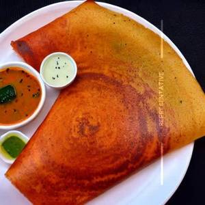 Butter rava paneer dosa