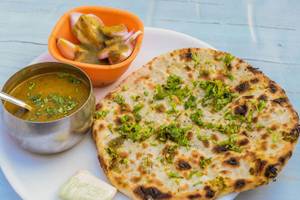 Special Keema Naan With Meat Gravy