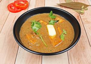 Paneer Butter Masala With 2 Lachha Paratha