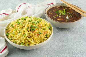 Hakka Noodles With Non Veg Choice Of Sauce