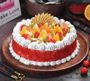 Red velvet fruit cake