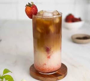 Strawberry iced latte