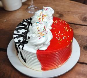 Strawberry Eggless Cake