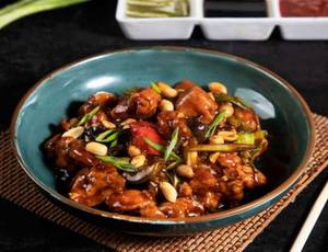 Kung Paw Chicken (8 Pcs)