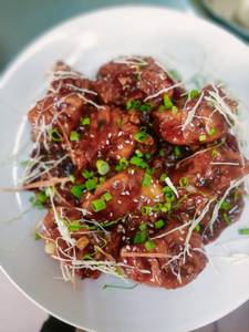 Chicken schezwan momos