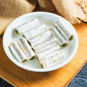 Kaju Pista Roll (1 Pc)