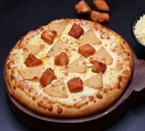 Chicken salami pizza