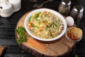 Egg Hakka Noodles
