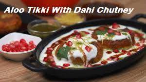 Aloo Tikki With Dahi Chutney