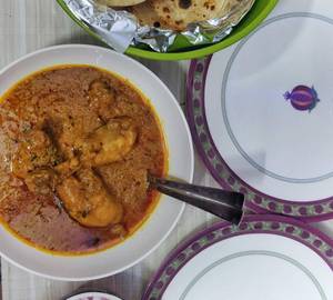 Chicken Masala Quarter 4 Roti  salad chutneyThali