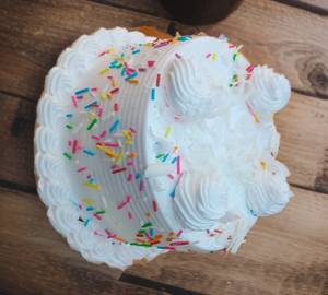 White Forest Cake [500 grams]